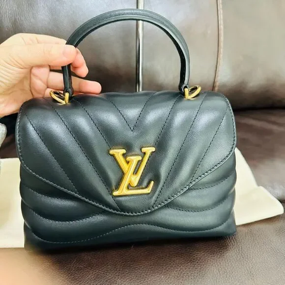 Louis Vuitton New Wave Hold Me Noir - Picture 5 of 16